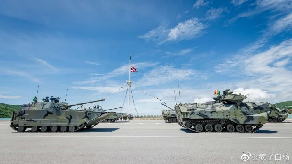 VN16 amphibious tanks Thai2.webp