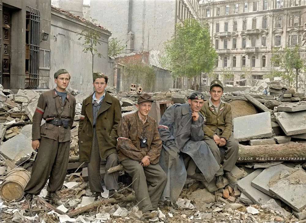 Warsaw-Uprising-1944001.jpg