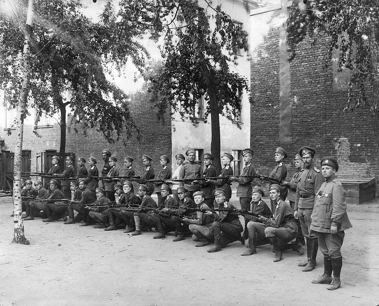 Women's Death Battalion. Petrograd, June 1917.jpg