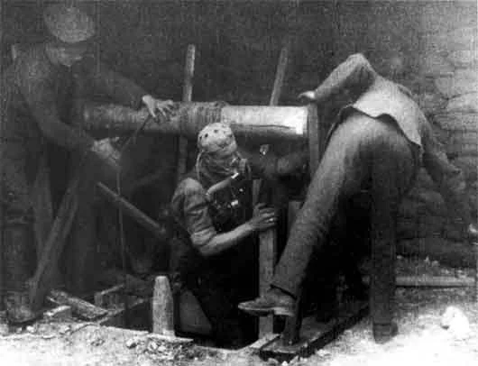 world-war-one-british-soldiers-sappers-miners-working-hard-in-mine-dug-under-german-trenches_o...png