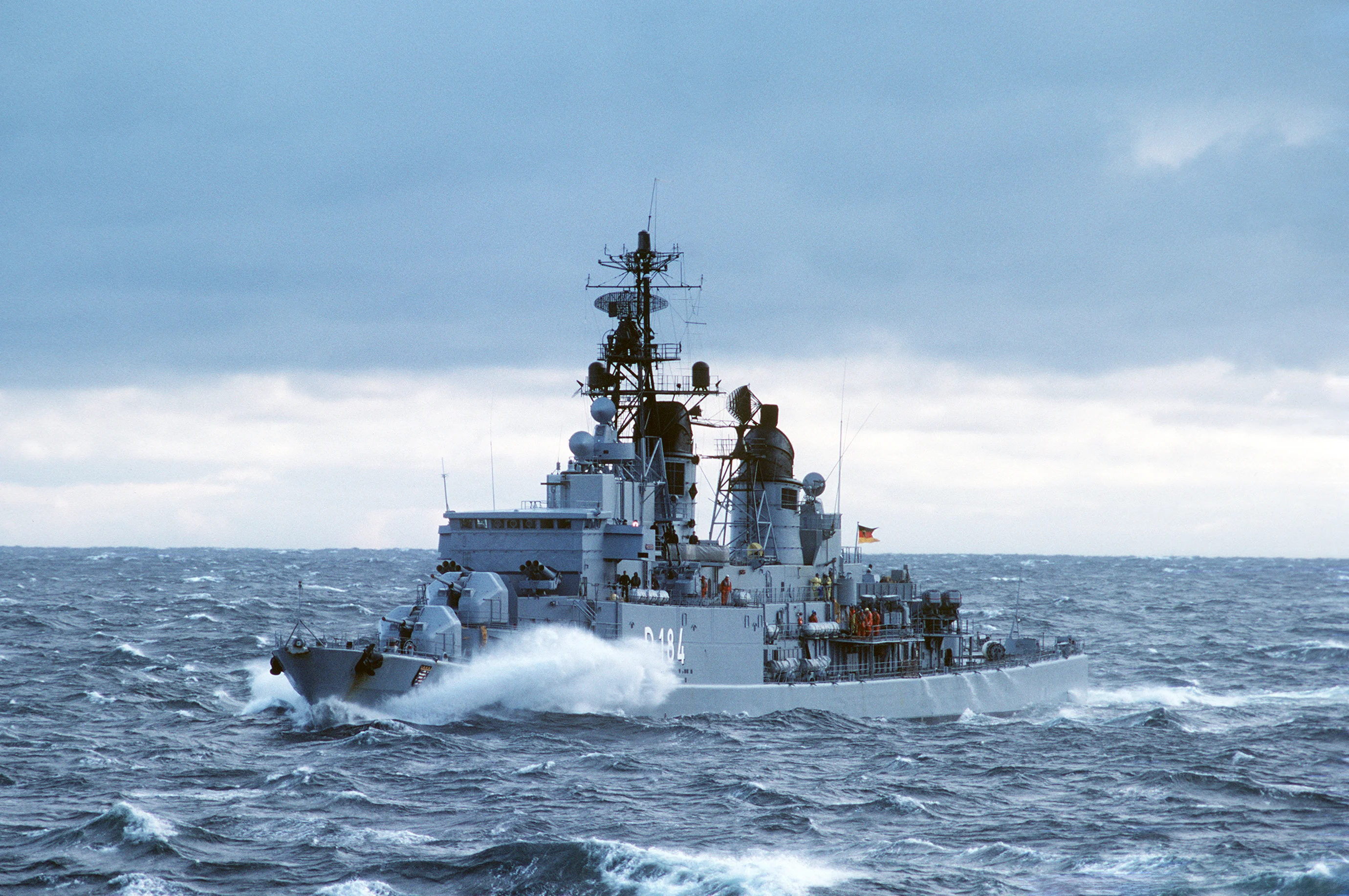 Zerstoerer_D184_FGS_Hessen_1986_Northern_Wedding.jpg