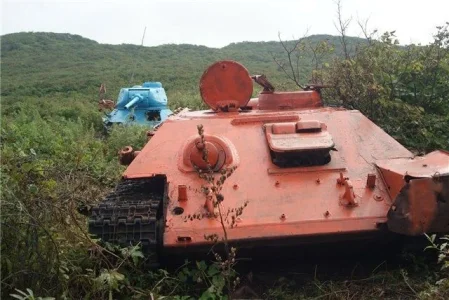 abandoned-tanks-Zheltukhin-Russia-2.webp