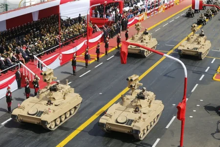 MINISTRO_DE_DEFENSA_ACOMPAÑÓ_AL_PRESIDENTE_OLLANTA_HUMALA_EN_LA_GRAN_PARADA_MILITAR_Y_DESFILE...webp