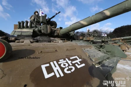 SK T-80U tanks2.webp