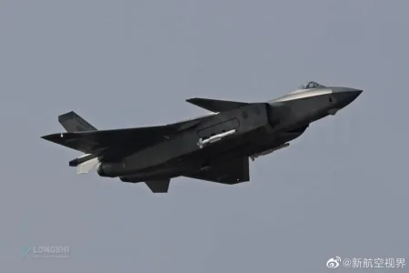 J-20 with PL-10 air-to-air missiles7.webp