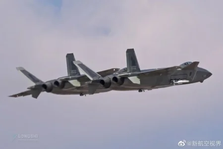 J-20 with PL-10 air-to-air missiles5.webp