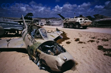 Somali MiG-15UTI (CC116) derelicted at Mogadishu (2).webp