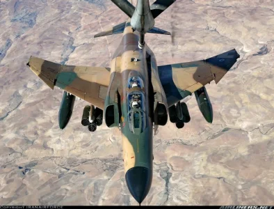 IRIAF F-4E (3-6..) refueling inflight (2008).jpg