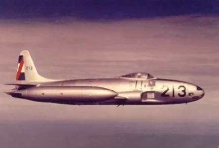 Uruguayan F-80C (213) inflight.webp