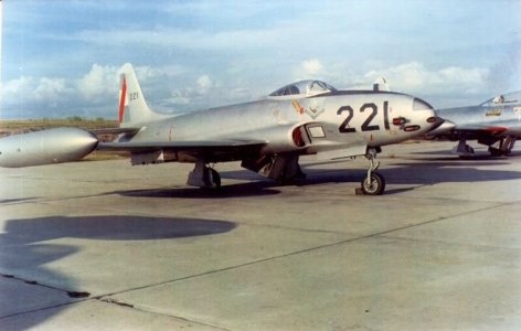 Uruguayan F-80C (221) at Carrasco.jpg