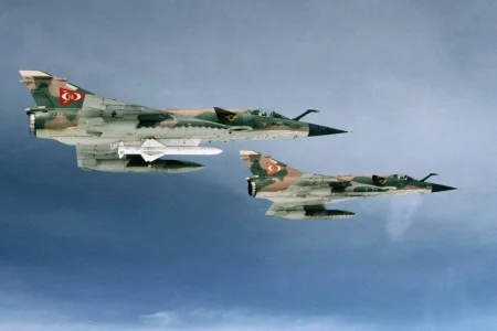 Venezuela Mirage 50EV (3375 & 2191) of 11 Grupo ''Diablos'' inflight.webp