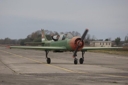 Abkhazian Yak-52 (RA-307) at Babushera - Sukhumi AP (13 December 2009) (4).jpg