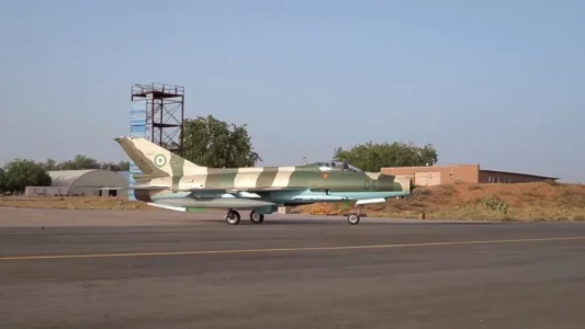 Nigerian F-7Ni (04) taxiing (before June 2023).webp