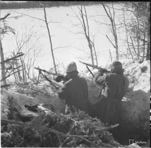 Finnish troop have MG34Syvärillä 1942320.webp