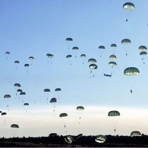 US_82nd_Airborne_Mass_Jump