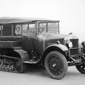 70 1 Crossley Kegresse Battery Staff Car 1927 (1)