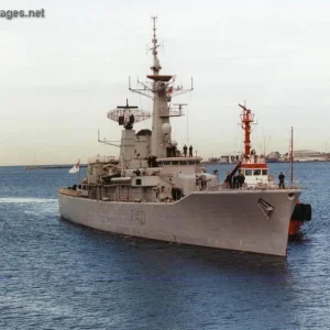 New_Zealand_Navy_-_frigate_HMNZS_Canterbury_-_9