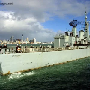 New_Zealand_Navy_-_frigate_HMNZS_Canterbury