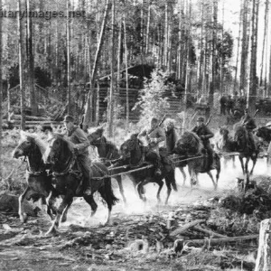 Heavy howitzer battery is rushing to help infantry