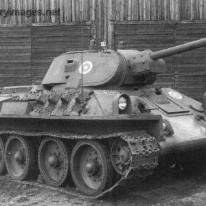 T-34 m 1940 with the post-war standard stowage layout