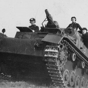 35191  MINIART German Tank Crew France 1940 (18)