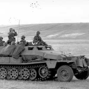 Sdkfz-251schtzenpanzer-south-russia-august-1942_8296199957_o