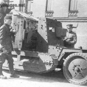 Saint-Chamond Modle 1921 tankette on wheels