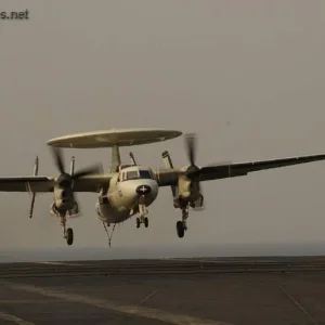 E-2 coming aboard