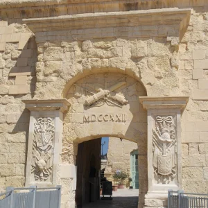 Advance Gate, Vittoriosa