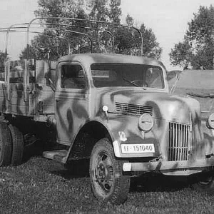 Ford_V3000S-_G198TS_4X2_Cargo.jpg