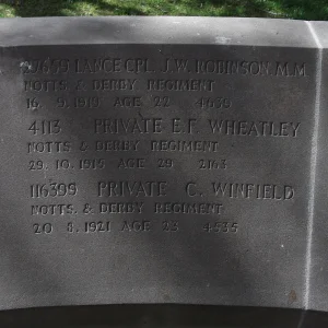 Screen wall at Cross of Sacrifice. Park Cemetery, Ilkeston, Derbyshire (4)