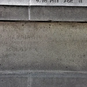 Screen wall at Cross of Sacrifice. Park Cemetery, Ilkeston, Derbyshire (7)