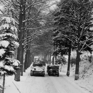 American medium tanks M4 «Sherman' 4th Armored Division and U.S. trucks 82nd Airborne Divisio...jpeg