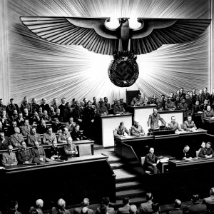 Caporal-Adolf-Hitler-081-Bundesarchiv_Bild_183-1987-0703-507_Berlin_Reichstagssitzung_Rede_Ado...jpg