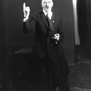 Hitler-a02-1.jpg