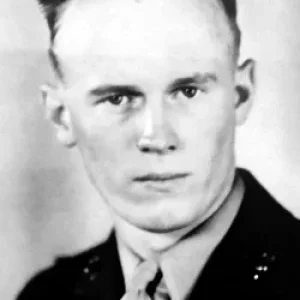 USMC-PARA-WW-2-049-(2nd Lt Walter A. Osipoff).jpg