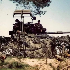 abbot self propelled 105mm artillery
