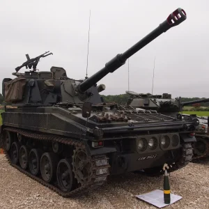 abbot self propelled 105mm artillery