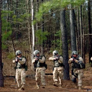 Sailors practice combat tactics