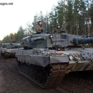 Leopard 2 A4's at Ex Pyry 2006