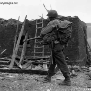 U.S. soldier of the 1st Infantry Division