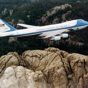 Air Force One flies over Mount Rushmore