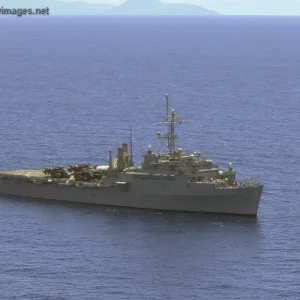 Amphibious transport dock ship USS Dubuque (LPD 8)