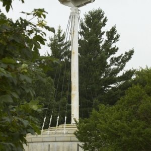 Maine Mast Monument
