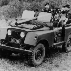 Land Rover Series II 88 Gunbuggy with RCL 106 mm