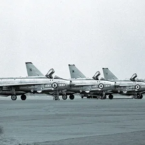 Lightnings Line Up 29 Sqd.