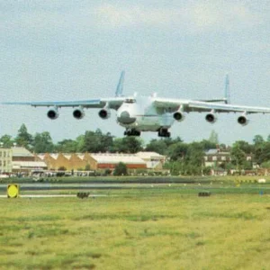 AN-225_in_landing