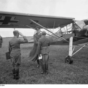 Bundesarchiv_Bild_101I-323-2723-28A_Russland_Fi_156