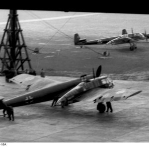 Bundesarchiv_Bild_101I-602-B1227-15A_Aufkl_rungsflugzeug_Blohm_-_Vo_BV_141