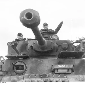 Bundesarchiv_Bild_101I-297-1722-27_Im_Westen_Panzer_IV